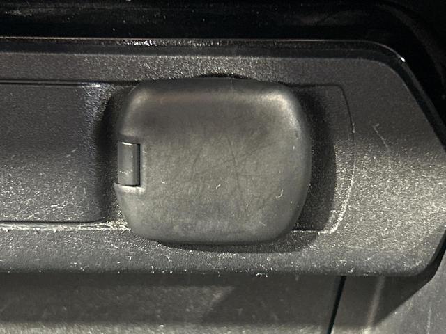 プリウス Ｇ　純正８型ディスプレイオーディオ　禁煙車　セーフティセンス　ブラインドスポットモニター　シートヒーター　バックカメラ　Ｂｌｕｅｔｏｏｔｈ　ＥＴＣ　ＬＥＤヘッドランプ　純正１９インチアルミ（54枚目）