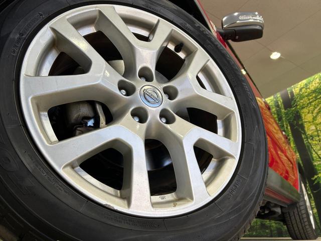 エクストレイル ２０Ｘｔｔ　４ＷＤ　純正ＳＤナビ　バックカメラ　全席シートヒーター　ＨＩＤヘッド　ビルトインＥＴＣ　クルコン　禁煙車　純正１８インチアルミ　Ｂｌｕｅｔｏｏｔｈ　ＣＤ　ＤＶＤ再生　フルセグ　ＬＥＤフォグ（12枚目）