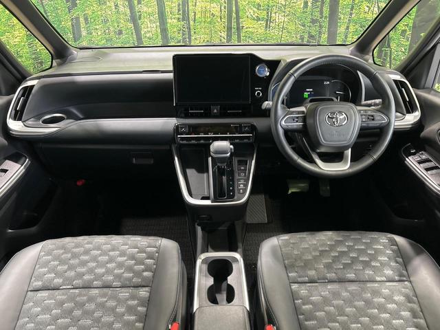 ヴォクシー ハイブリッドＳ－Ｚ　後席モニター　１０．５インチディスプレイオーディオ　バックカメラ　快適利便パッケージ　セーフティセンス　両側パワースライドドア　リアオートエアコン　ブラインドスポットモニター　レーダークルーズ（2枚目）