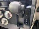 Ｊ　禁煙車　純正ＳＤナビ　衝突軽減システム　Ｂｌｕｅｔｏｏｔｈ再生　ＤＶＤ／ＣＤ再生　電動格納ミラー　盗難防止システム　ＵＳＢ入力端子　衝突安全ボディ　プライバシーガラス（24枚目）