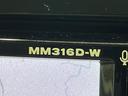 Ｊ　禁煙車　純正ＳＤナビ　衝突軽減システム　Ｂｌｕｅｔｏｏｔｈ再生　ＤＶＤ／ＣＤ再生　電動格納ミラー　盗難防止システム　ＵＳＢ入力端子　衝突安全ボディ　プライバシーガラス（35枚目）