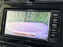 【バックカメラ】駐車時に後方がリアルタイム映像で確認できます。大型商業施設や立体駐車場での駐車時や、夜間のバック時に大活躍！運転スキルに関わらず、今や必須となった装備のひとつです！ 4