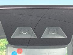 【スマートアシスト】走行中に前方の車両等を認識し、衝突しそうな時は警報とブレーキで衝突回避と被害軽減をアシスト。より安全にドライブをお楽しみいただけます。 5