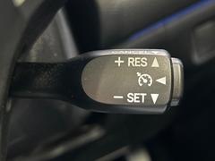 【クルーズコントロール】高速道路もラクラク走行。アクセルを離しても一定速度で走行ができ、長距離運転時の負担を軽減！加速・減速も簡単なスイッチ操作で調整できます。 6