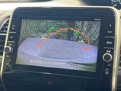 【バックカメラ】駐車時に後方がリアルタイム映像で確認できます。大型商業施設や立体駐車場での駐車時や、夜間のバック時に大活躍！運転スキルに関わらず、今や必須となった装備のひとつです！ 5