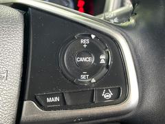 �ڥ����ץƥ��֥��롼������ȥ�����۹�®ƻϩ�Ǥ�Ĺ��Υ���Ԥ��ڤˡ�����ư��®�٤��ݤĥ��롼������ȥ����뤬�����ͷڸ������ƥ��Ϣ�Ȥ��������μ�ξ���Τ��Ƽִ֤��ݤĤ褦��®��Ĵ�ᤷ�Ƥ���ޤ����� 5