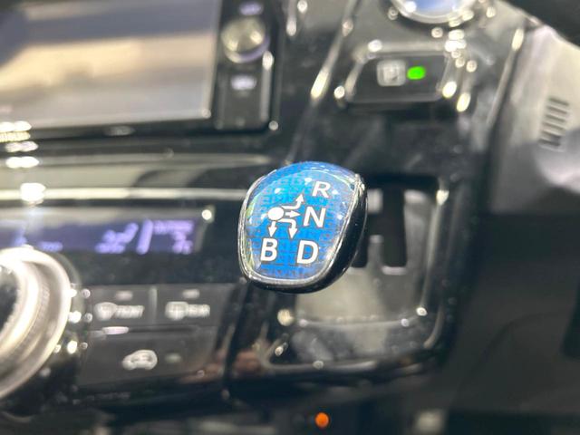 プリウスアルファ Ｓ　チューン　ブラックＩＩ　純正ナビ　禁煙車　バックカメラ　シートヒーター　ドラレコ　ＥＴＣ　クルコン　Ｂｌｕｅｔｏｏｔｈ　ＬＥＤヘッド　フルセグ　純正１６アルミ　革巻きステアリング　ステアリングスイッチ　オートライト（26枚目）