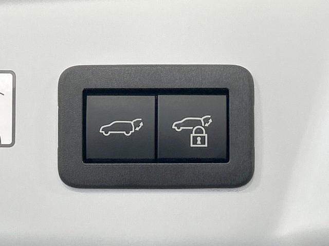 プリウス Ｚ　ガラスルーフ　１２．３型ディスプレイオーディオ　セーフティセンス　全周囲カメラ　シートヒーター　シートエアコン　デジタルインナーミラー　パワーバックドア　合皮シート　ＬＥＤヘッド　コーナーセンサー（32枚目）