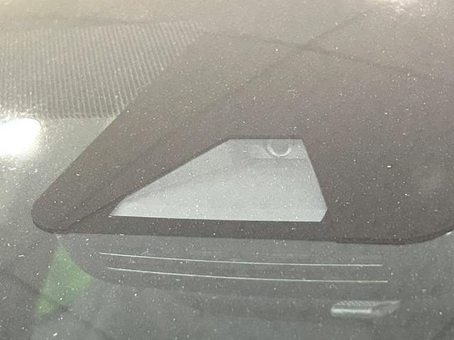 ヤリス Ｇ　純正８型ディスプレイオーディオ　バックカメラ　セーフティセンス　スマートキー　ＬＥＤヘッド　Ｂｌｕｅｔｏｏｔｈ　クリアランスソナー　車線逸脱警報　先行車発進お知らせ機能　オートハイビーム　ワンオーナー（5枚目）