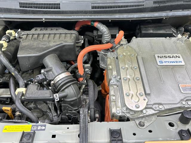 ノート e-パワー メダリスト 純正ナビ 全周囲カメラ インテリジェントルームミラー エマージェンシーブレーキ レーダークルーズコントロール ドラレコ ETC LEDヘッドライト オ-トエアコン 禁煙車 ワンオーナー(19枚目)