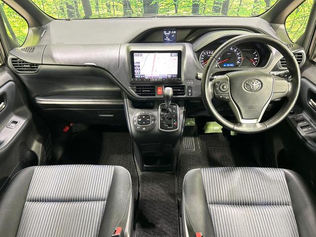 ヴォクシー ＺＳ　ＢＩＧ－Ｘ９型ナビ　フリップダウンモニター　バックカメラ　両側パワスラ　ＥＴＣ　ＬＥＤヘッドライト　スマートキー　Ｂｌｕｅｔｏｏｔｈ　ＥＴＣ　純正１６インチＡＷ　ワンオーナー　禁煙車（2枚目）