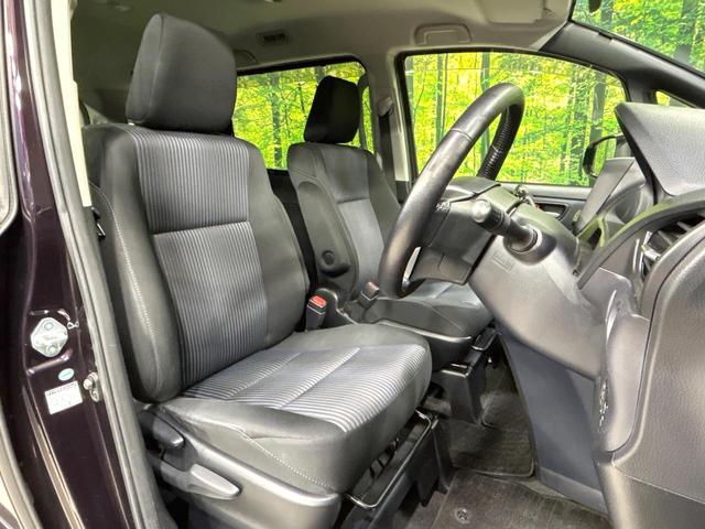 ヴォクシー ＺＳ　ＢＩＧ－Ｘ９型ナビ　フリップダウンモニター　バックカメラ　両側パワスラ　ＥＴＣ　ＬＥＤヘッドライト　スマートキー　Ｂｌｕｅｔｏｏｔｈ　ＥＴＣ　純正１６インチＡＷ　ワンオーナー　禁煙車（8枚目）