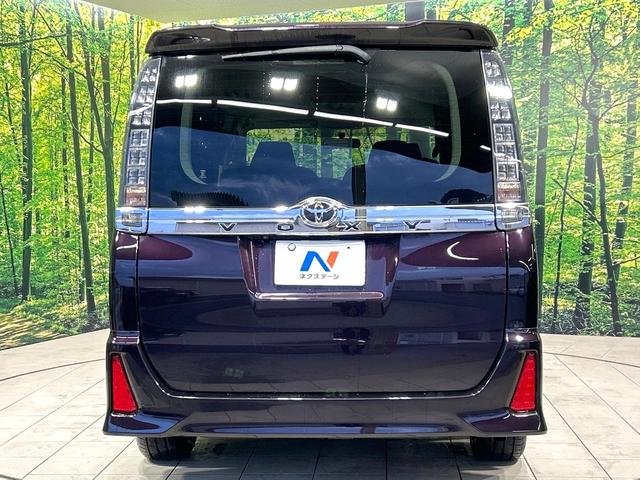 ヴォクシー ＺＳ　ＢＩＧ－Ｘ９型ナビ　フリップダウンモニター　バックカメラ　両側パワスラ　ＥＴＣ　ＬＥＤヘッドライト　スマートキー　Ｂｌｕｅｔｏｏｔｈ　ＥＴＣ　純正１６インチＡＷ　ワンオーナー　禁煙車（16枚目）