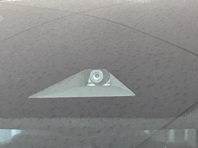 ノート Ｘ　純正９型ナビ　全周囲カメラ　インテリジェントルームミラー　エマージェンシーブレーキ　ドラレコ　ＥＴＣ　ＬＥＤヘッドライト　Ｂｌｕｅｔｏｏｔｈ　クリアランスソナー　禁煙車　ワンオーナー（7枚目）