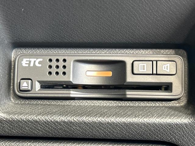 ステップワゴンスパーダ Z 純正ナビ フリップダウンモニター バックカメラ 両側パワスラ スマートキー ETC HIDヘッドライト 純正16インチAW CD/DVD再生 フルセグ 革巻きステアリング 禁煙車 ワンオーナー(7枚目)