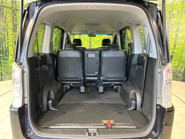 ステップワゴンスパーダ Z 純正ナビ フリップダウンモニター バックカメラ 両側パワスラ スマートキー ETC HIDヘッドライト 純正16インチAW CD/DVD再生 フルセグ 革巻きステアリング 禁煙車 ワンオーナー(11枚目)