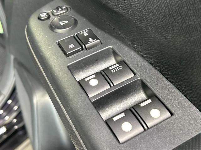 ステップワゴンスパーダ Z 純正ナビ フリップダウンモニター バックカメラ 両側パワスラ スマートキー ETC HIDヘッドライト 純正16インチAW CD/DVD再生 フルセグ 革巻きステアリング 禁煙車 ワンオーナー(32枚目)