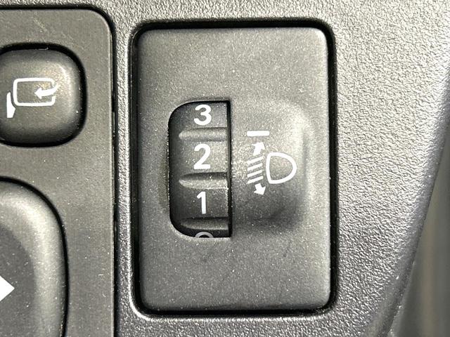 アクア Sスタイルブラック 後期 純正ナビ 全周囲カメラ スマートキー セ-フティセンス ドラレコ ETC LEDヘッドライト Bluetooth フルセグTV オ-トハイビ-ム 禁煙車 ワンオーナー(42枚目)