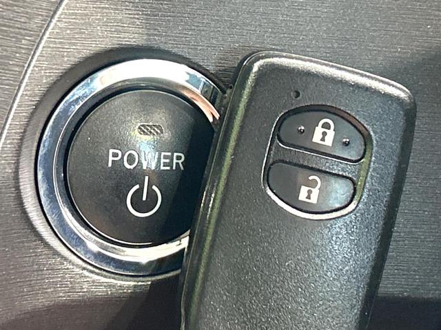プリウス Sツーリングセレクション ナビ バックカメラ スマートキー LEDヘッドライト 純正17インチAW Bluetooth ETC オートライト オートエアコン CD/DVD再生 禁煙車 ワンオーナー(5枚目)