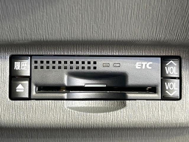プリウス Sツーリングセレクション ナビ バックカメラ スマートキー LEDヘッドライト 純正17インチAW Bluetooth ETC オートライト オートエアコン CD/DVD再生 禁煙車 ワンオーナー(7枚目)