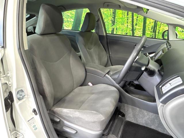 プリウス Sツーリングセレクション ナビ バックカメラ スマートキー LEDヘッドライト 純正17インチAW Bluetooth ETC オートライト オートエアコン CD/DVD再生 禁煙車 ワンオーナー(8枚目)