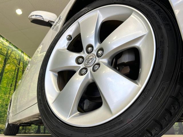 プリウス Sツーリングセレクション ナビ バックカメラ スマートキー LEDヘッドライト 純正17インチAW Bluetooth ETC オートライト オートエアコン CD/DVD再生 禁煙車 ワンオーナー(12枚目)