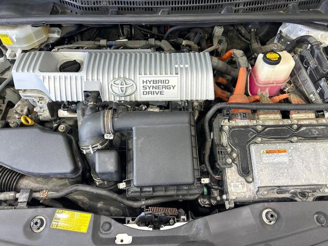 プリウス Sツーリングセレクション ナビ バックカメラ スマートキー LEDヘッドライト 純正17インチAW Bluetooth ETC オートライト オートエアコン CD/DVD再生 禁煙車 ワンオーナー(18枚目)