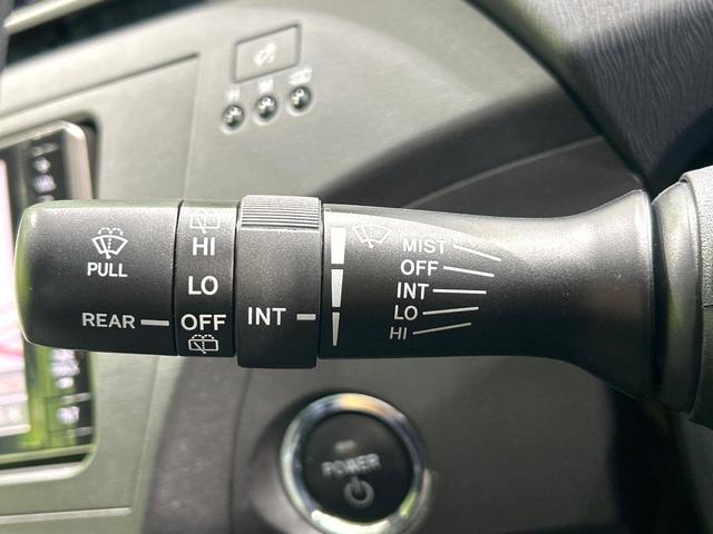 プリウス Sツーリングセレクション ナビ バックカメラ スマートキー LEDヘッドライト 純正17インチAW Bluetooth ETC オートライト オートエアコン CD/DVD再生 禁煙車 ワンオーナー(28枚目)