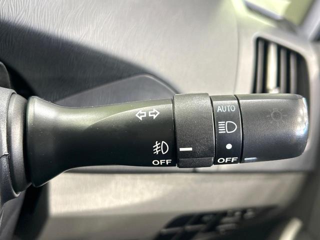 プリウス Sツーリングセレクション ナビ バックカメラ スマートキー LEDヘッドライト 純正17インチAW Bluetooth ETC オートライト オートエアコン CD/DVD再生 禁煙車 ワンオーナー(29枚目)