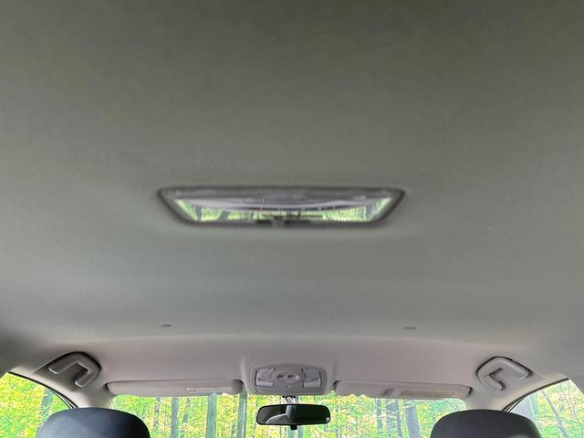 プリウス Sツーリングセレクション ナビ バックカメラ スマートキー LEDヘッドライト 純正17インチAW Bluetooth ETC オートライト オートエアコン CD/DVD再生 禁煙車 ワンオーナー(30枚目)