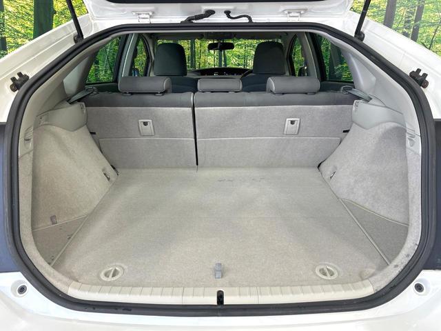 プリウス Sツーリングセレクション ナビ バックカメラ スマートキー LEDヘッドライト 純正17インチAW Bluetooth ETC オートライト オートエアコン CD/DVD再生 禁煙車 ワンオーナー(33枚目)