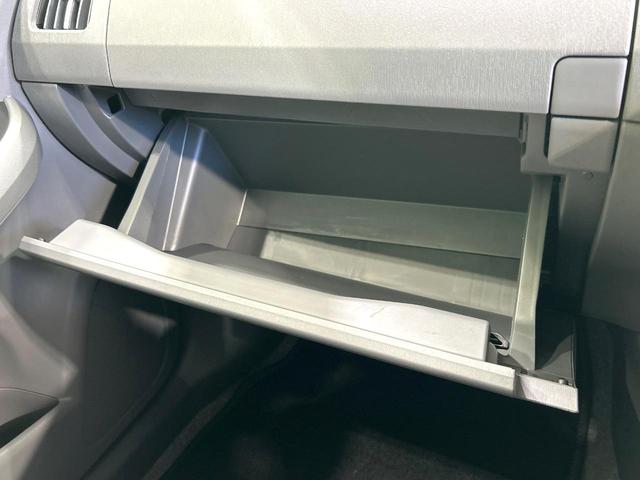 プリウス Sツーリングセレクション ナビ バックカメラ スマートキー LEDヘッドライト 純正17インチAW Bluetooth ETC オートライト オートエアコン CD/DVD再生 禁煙車 ワンオーナー(37枚目)