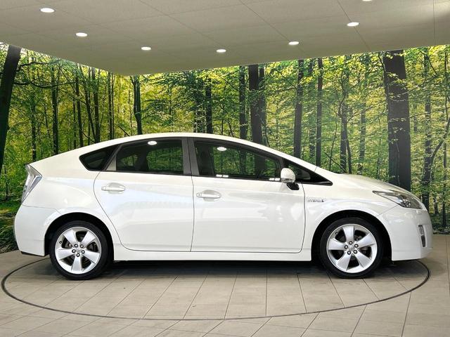 プリウス Sツーリングセレクション ナビ バックカメラ スマートキー LEDヘッドライト 純正17インチAW Bluetooth ETC オートライト オートエアコン CD/DVD再生 禁煙車 ワンオーナー(41枚目)