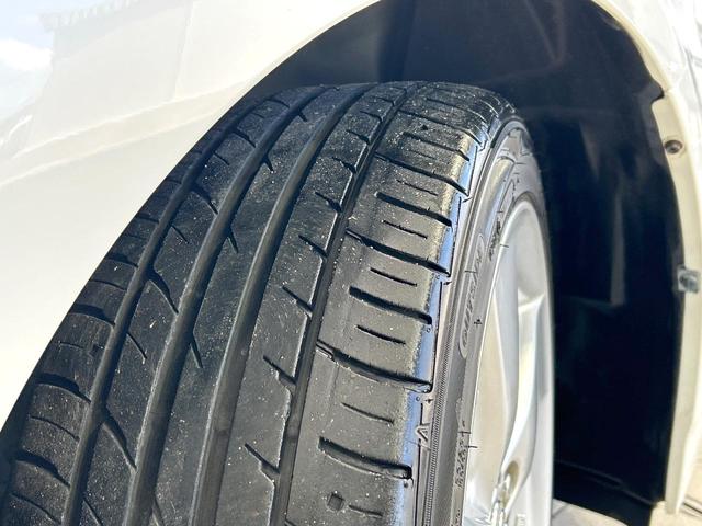 プリウス Sツーリングセレクション ナビ バックカメラ スマートキー LEDヘッドライト 純正17インチAW Bluetooth ETC オートライト オートエアコン CD/DVD再生 禁煙車 ワンオーナー(44枚目)