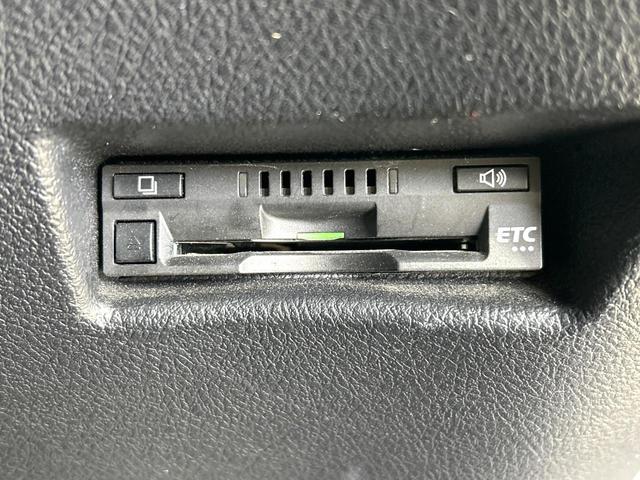 シエンタ Ｇ　モデリスタエアロ　両側パワスラ　純正ナビ　バックカメラ　Ｂｌｕｅｔｏｏｔｈ　ＥＴＣ　スマートキー　７人乗　ＬＥＤヘッド　オートライト　オートエアコン　フォグライト　純正１６アルミ　革巻きステアリング（8枚目）