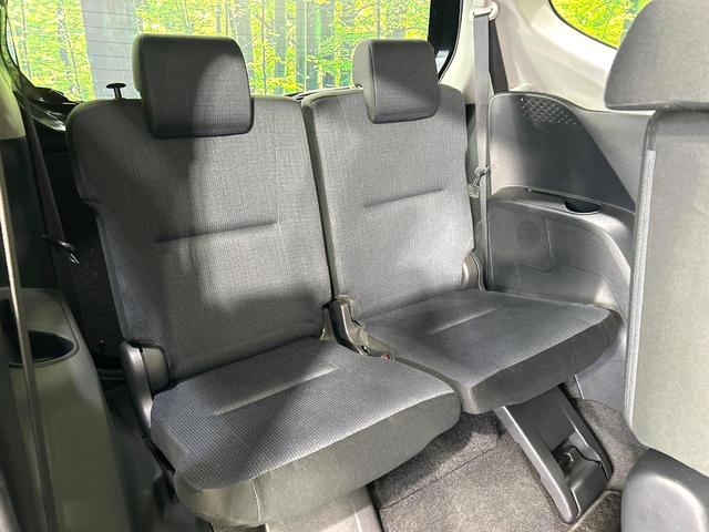 シエンタ Ｇ　モデリスタエアロ　両側パワスラ　純正ナビ　バックカメラ　Ｂｌｕｅｔｏｏｔｈ　ＥＴＣ　スマートキー　７人乗　ＬＥＤヘッド　オートライト　オートエアコン　フォグライト　純正１６アルミ　革巻きステアリング（11枚目）