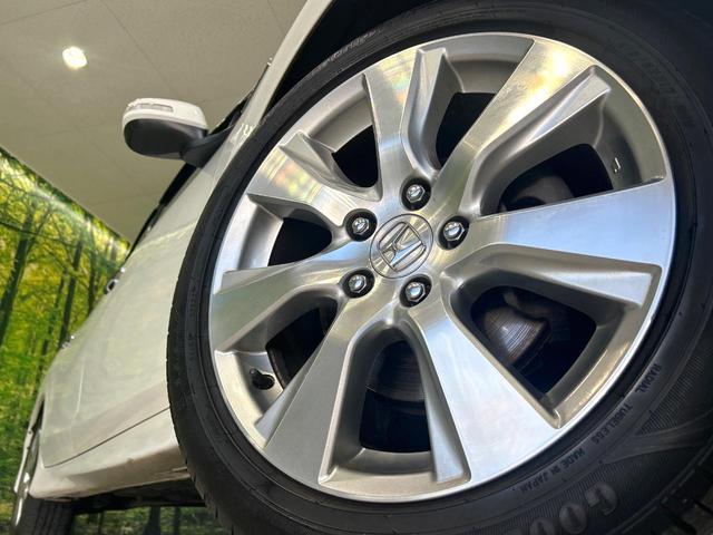 ジェイド ハイブリッドX 黒革シート 後席モニター メーカーナビ サイドカメラ バックカメラ ホンダセンシング アダプティブクルーズコントロール スマートキー LEDヘッドライト 純正17アルミ 誤発進抑制機能 ETC(13枚目)