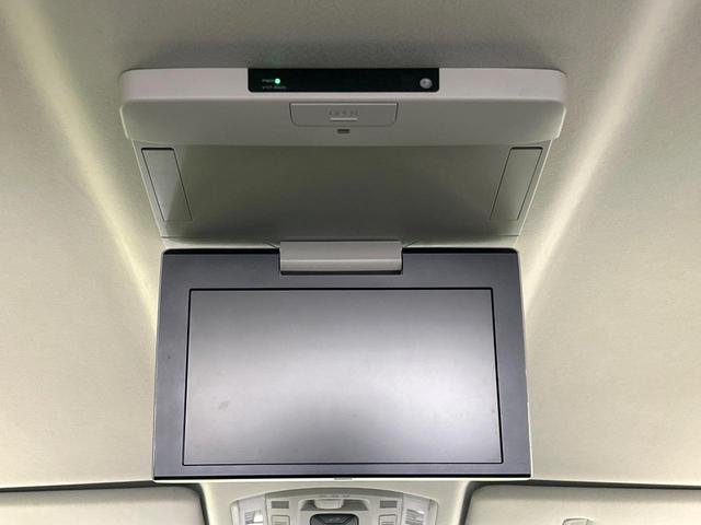 【フリップダウンモニター】大画面モニターで後席でもエンタメをお楽しみいただけます。小さなお子様にも大人気の装備です♪