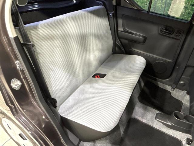 後部座席も気になるようなキズ・汚れやへたり等、大きなダメージはなく、良好な状態です。