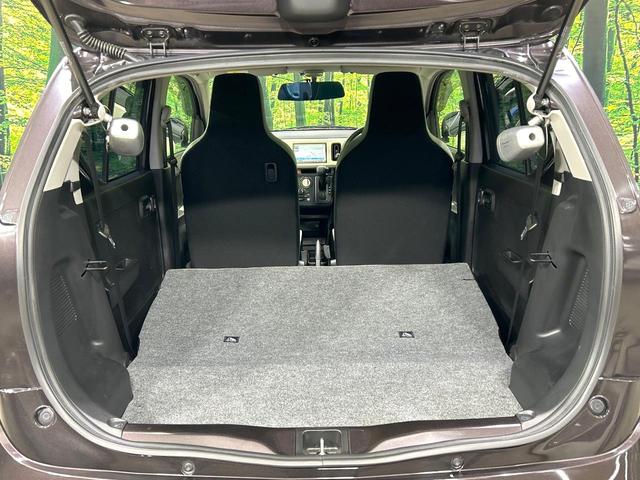 普段のお買い物や通勤、送迎等に十分な荷室スペースを確保しております。セカンドシートを倒すと、大きな荷物の積載も可能です♪