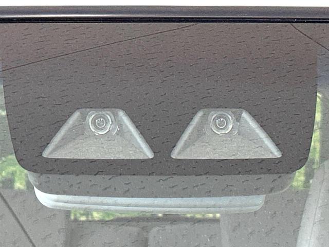 �y�X�}�[�g�A�V�X�g�z���s���ɑO���̎ԗ�����F�����A�Փ˂������Ȏ��͌x��ƃu���[�L�ŏՓˉ���Ɣ�Q�y�����A�V�X�g�B�����S�Ƀh���C�u�����y���݂��������܂��B