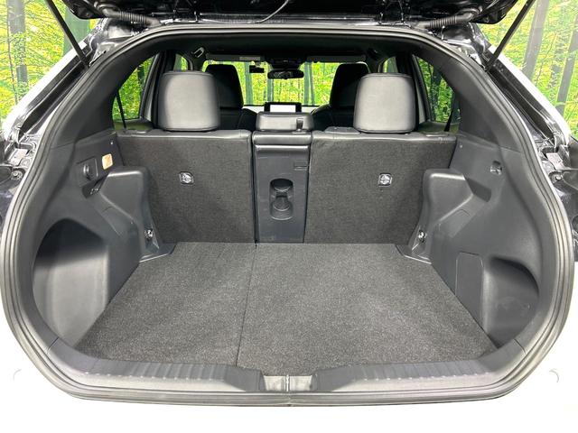 ヤリスクロス Ｚ　２トーンカラー　純正８型ナビ　全周囲カメラ　シ－トヒ－タ－　ステアリングヒーター　セ－フティセンス　レーダークルーズコントロール　ブラインドスポットモニター　ドラレコ　ＥＴＣ　禁煙車　ワンオーナー（10枚目）