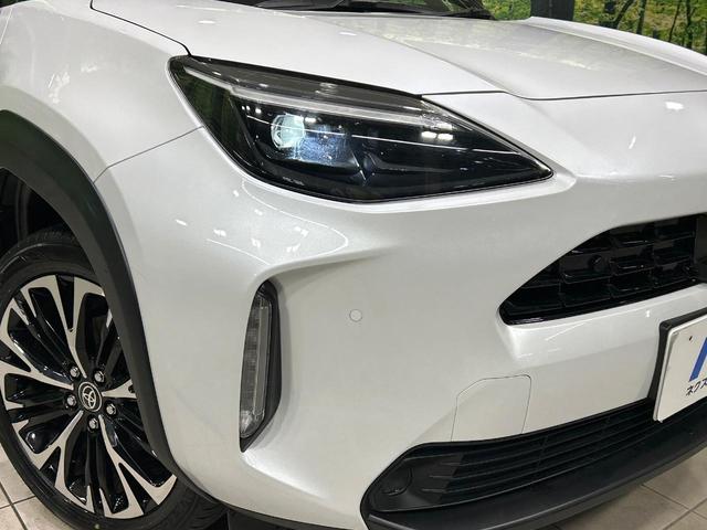 ヤリスクロス Ｚ　２トーンカラー　純正８型ナビ　全周囲カメラ　シ－トヒ－タ－　ステアリングヒーター　セ－フティセンス　レーダークルーズコントロール　ブラインドスポットモニター　ドラレコ　ＥＴＣ　禁煙車　ワンオーナー（12枚目）