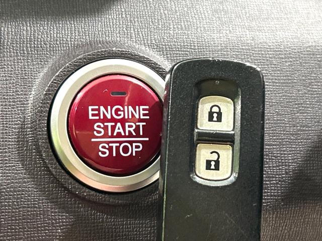 Ｎ－ＯＮＥ プレミアム・Ｌパッケージ　禁煙車　ナビ　バックカメラ　ＨＩＤヘッドライト　スマートキー　オートライト　オートエアコン　ＣＤ／ＤＶＤ再生　革巻きステアリング　フォグライト　地デジ　プライバシーガラス　ワンオーナー（5枚目）