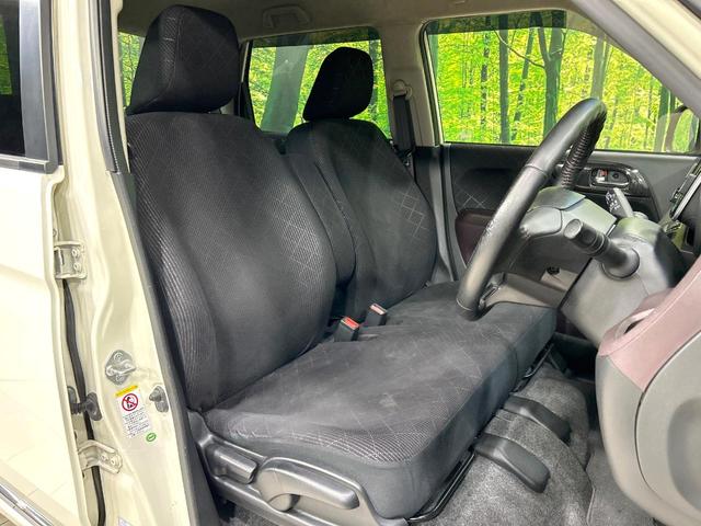 Ｎ－ＯＮＥ プレミアム・Ｌパッケージ　禁煙車　ナビ　バックカメラ　ＨＩＤヘッドライト　スマートキー　オートライト　オートエアコン　ＣＤ／ＤＶＤ再生　革巻きステアリング　フォグライト　地デジ　プライバシーガラス　ワンオーナー（8枚目）