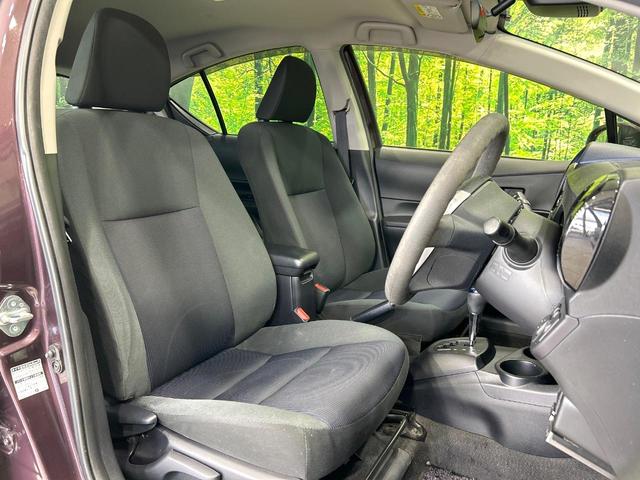 アクア Ｓ　中期　純正ナビ　セ－フティセンス　スマートキー　ＥＴＣ　純正ＯＰ１５インチＡＷ　オートハイビーム　オートライト　オートエアコン　Ｂｌｕｅｔｏｏｔｈ　ＣＤ／ＤＶＤ再生　地デジ　禁煙車　ワンオーナー（8枚目）