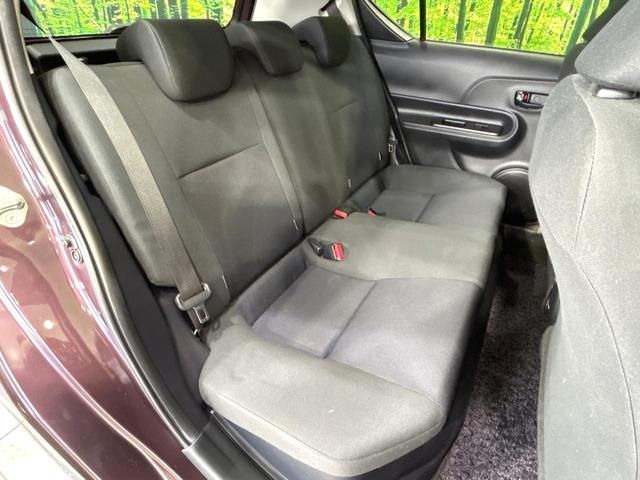 アクア Ｓ　中期　純正ナビ　セ－フティセンス　スマートキー　ＥＴＣ　純正ＯＰ１５インチＡＷ　オートハイビーム　オートライト　オートエアコン　Ｂｌｕｅｔｏｏｔｈ　ＣＤ／ＤＶＤ再生　地デジ　禁煙車　ワンオーナー（9枚目）