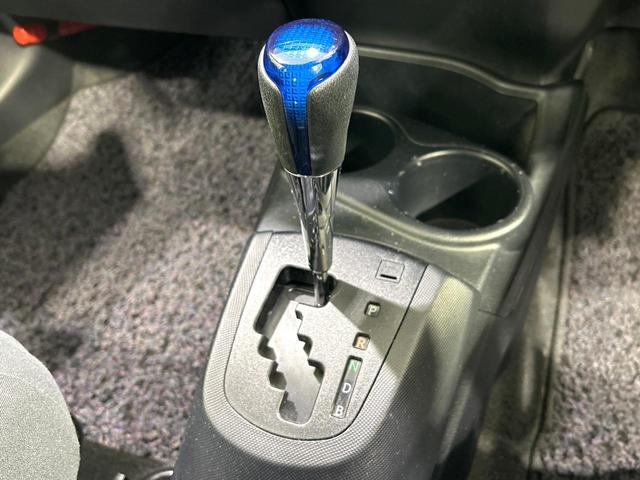 アクア Ｓ　中期　純正ナビ　セ－フティセンス　スマートキー　ＥＴＣ　純正ＯＰ１５インチＡＷ　オートハイビーム　オートライト　オートエアコン　Ｂｌｕｅｔｏｏｔｈ　ＣＤ／ＤＶＤ再生　地デジ　禁煙車　ワンオーナー（42枚目）