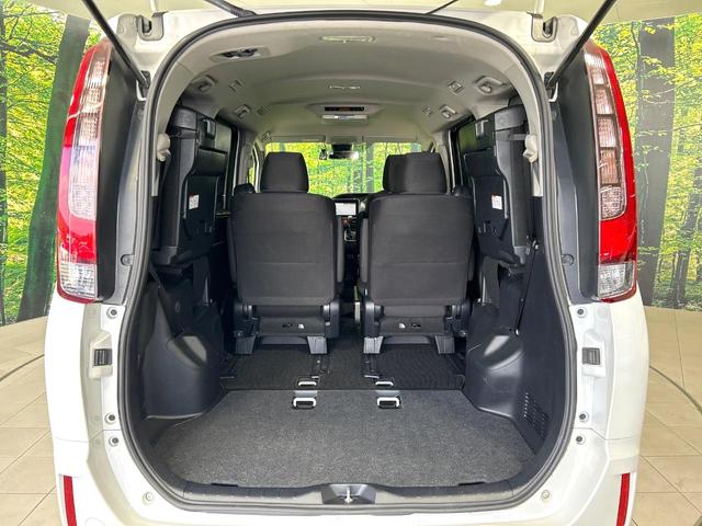 ノア Ｘ　ディライトプラス　純正９型ナビ　フリップダウンモニター　バックカメラ　両側パワスラ　セ－フティセンス　スマートキー　ドラレコ　ＥＴＣ　ＬＥＤヘッドライト　Ｂｌｕｅｔｏｏｔｈ　禁煙車　ワンオーナー（11枚目）