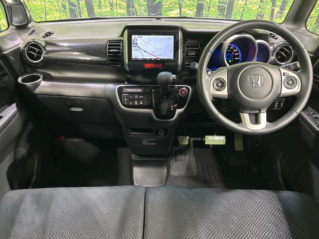 Ｎ－ＢＯＸカスタム Ｇ・ターボパッケージ　ナビ　バックカメラ　両側パワスラ　クルーズコントロール　ＨＩＤヘッドライト　スマートキー　ＥＴＣ　純正１５インチＡＷ　オートエアコン　ＣＤ／ＤＶＤ再生　革巻きステアリング　禁煙車　ワンオーナー（2枚目）